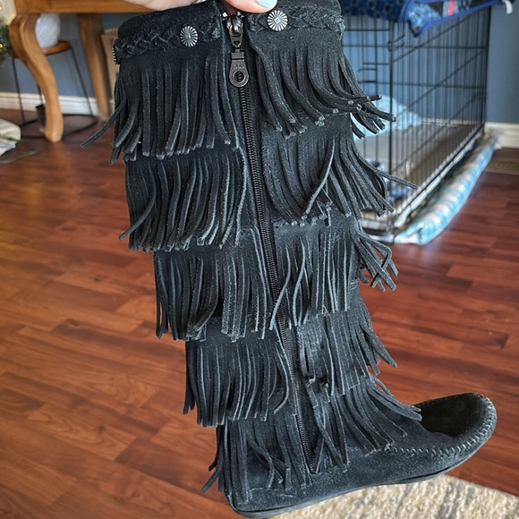 Minnetonka- 5 Layer Boot - Picture 3 of 4